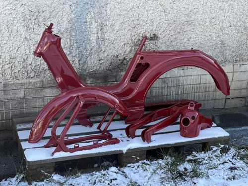 Renovace motocyklu tryskání a lakování